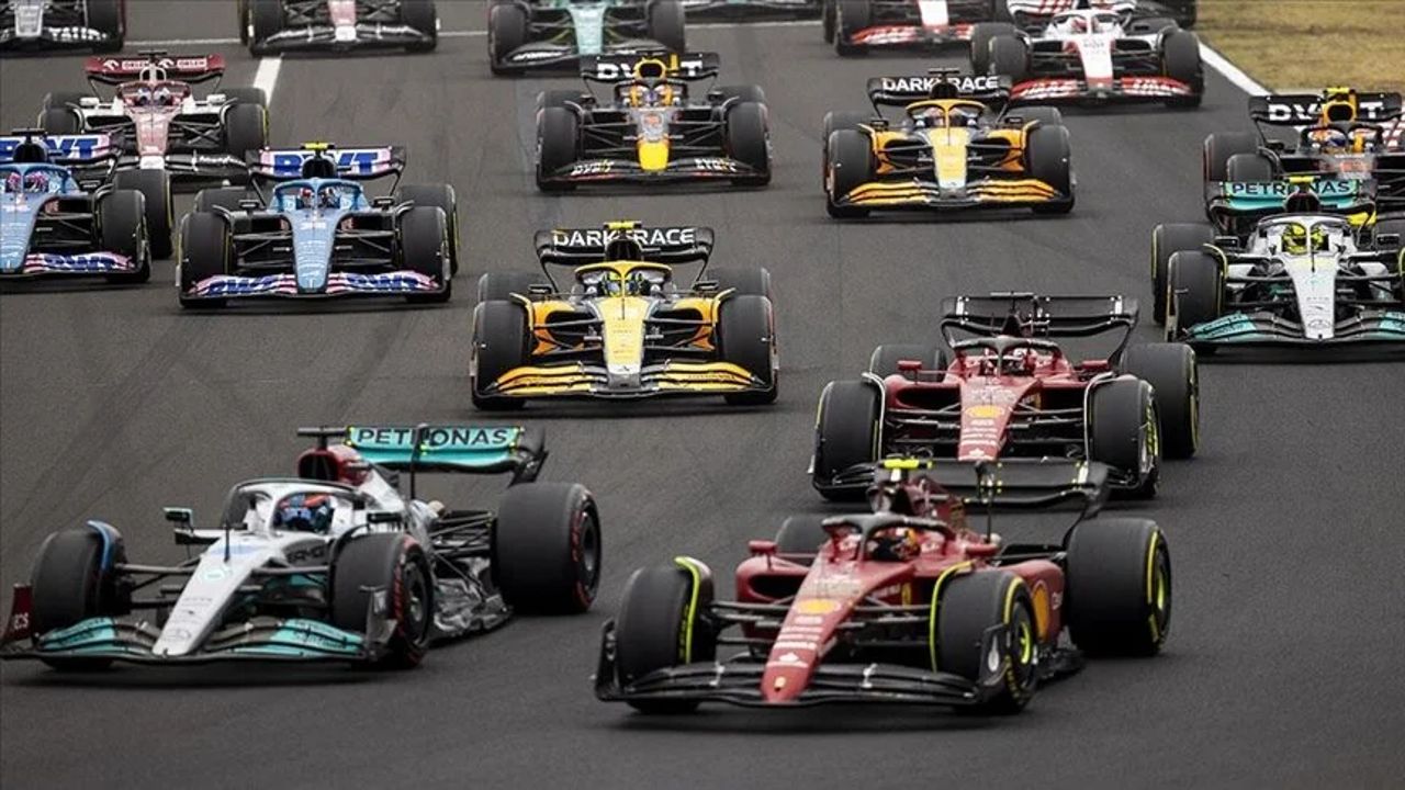 F1 Çin GP pole pozisyonu Red Bull pilotu Max Verstappen&#039;in oldu