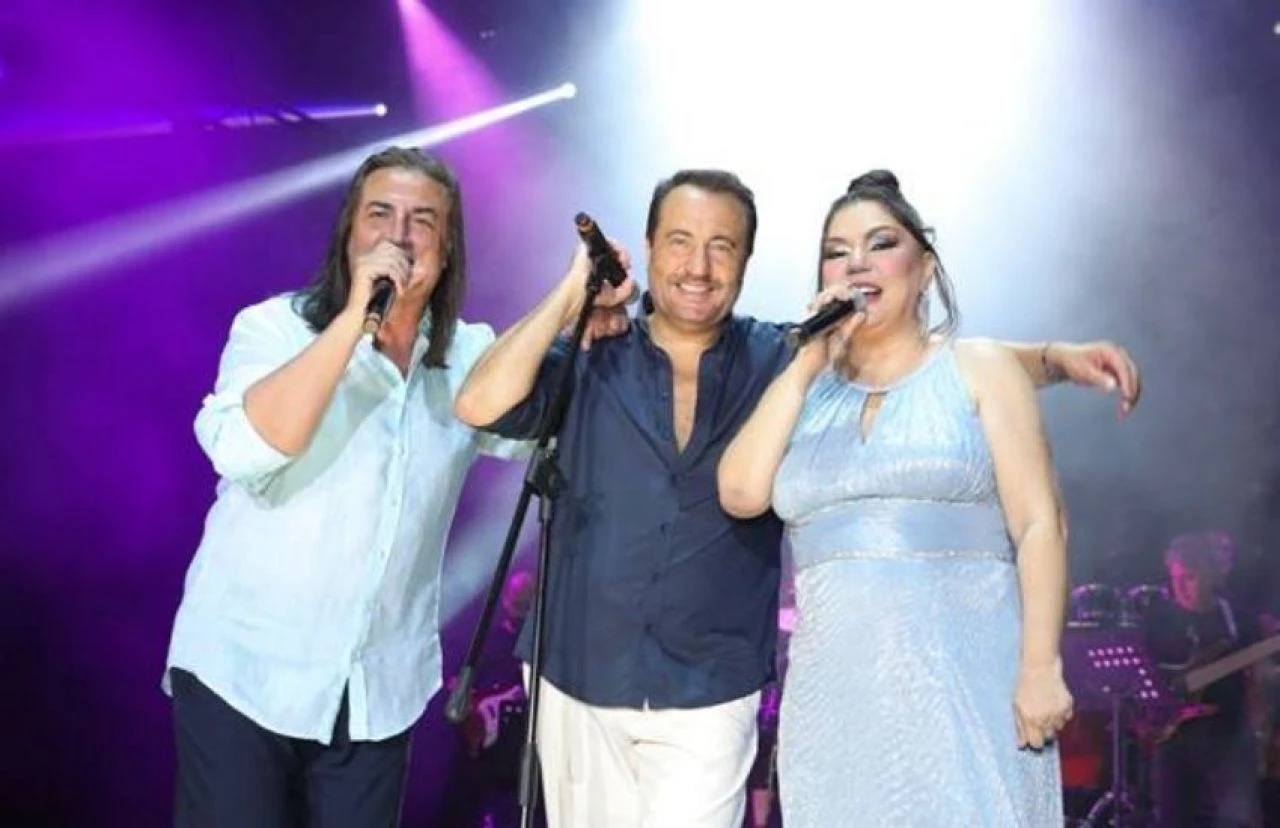 İzel - Çelik - Ercan grubu yeniden dağıldı! Ünlü şarkıcı ateş püskürdü - 2. Resim