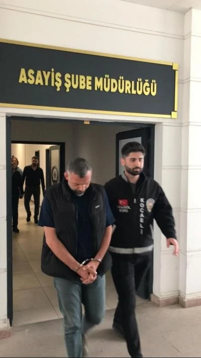 Kendilerini polis ve savcı olarak tanıtıp 1 milyon 260 bin TL dolandırdılar