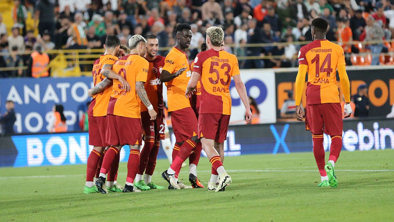 Lider Galatasaray Pendikspor karşısında rekor peşinde