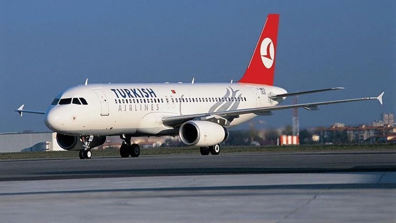 THY İstanbul-Sivas uçağı kokpit camı çatlaması nedeniyle acil iniş yaptı