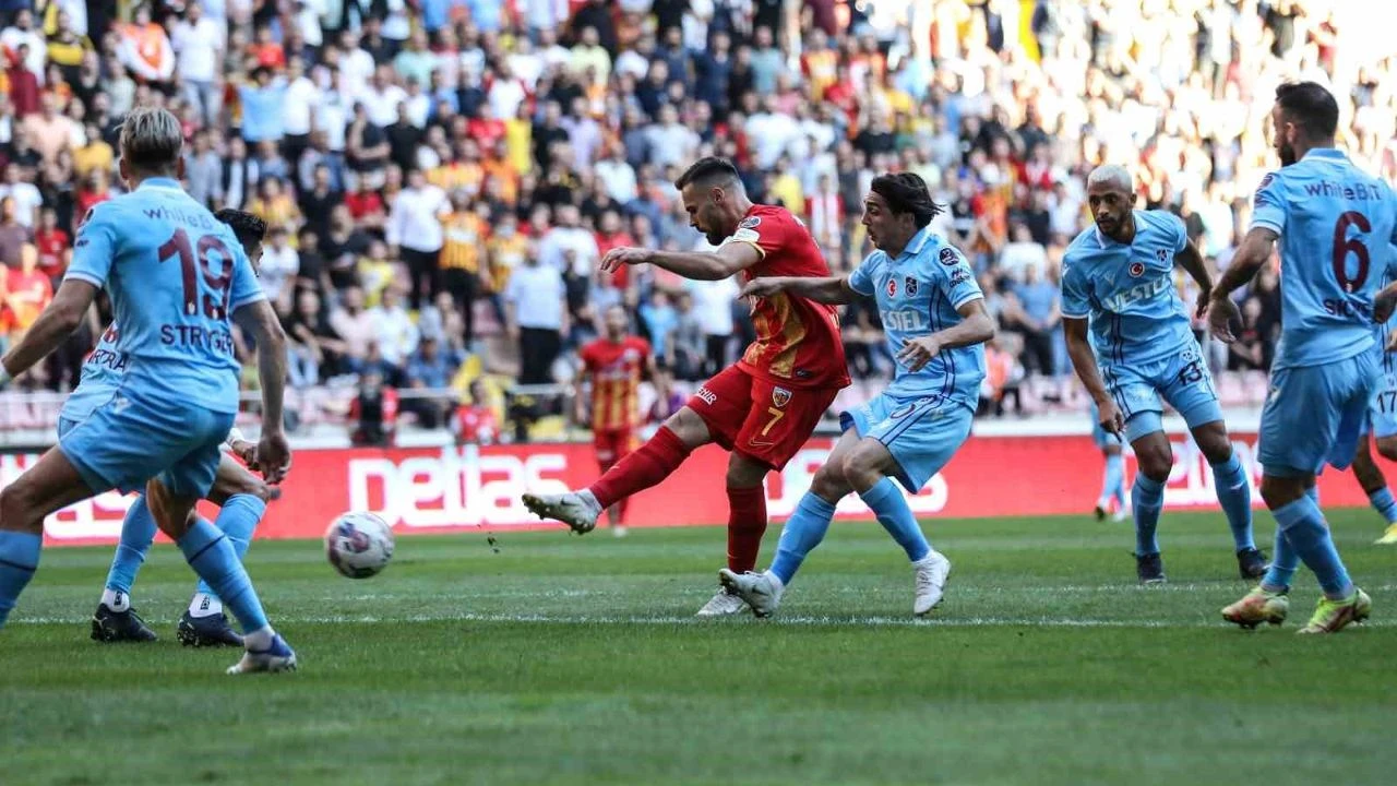 Trabzonspor'un Kayserispor maçının ilk 11'i açıklandı açıklandı | Trezeguet sakatlığı nedeniyle kadroda yok