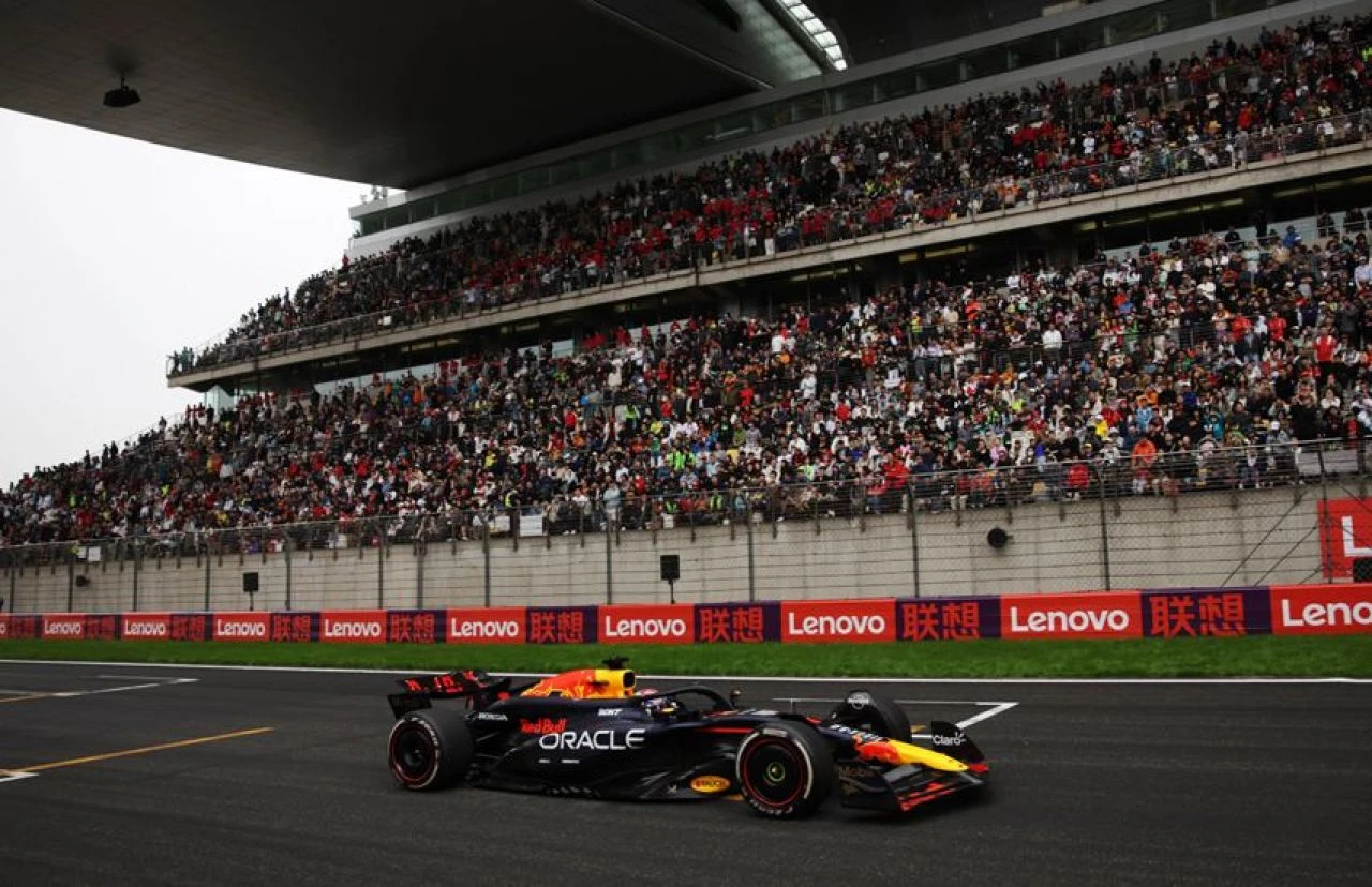 Formula 1'de Çin Grand Prix'sini Max Verstappen kazandı