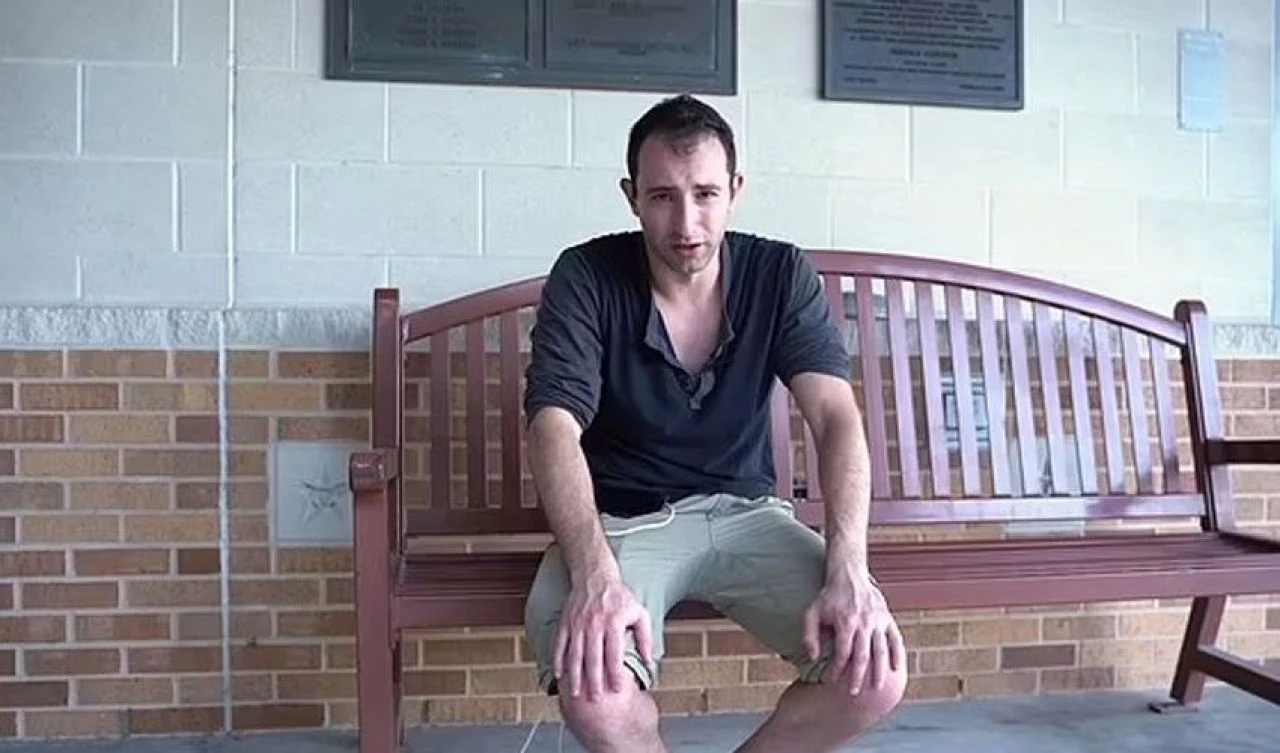 Evsiz gibi yaşayıp 1 yılda 1 milyon dolar biriktirecekti! Felaketin eşiğinden döndü