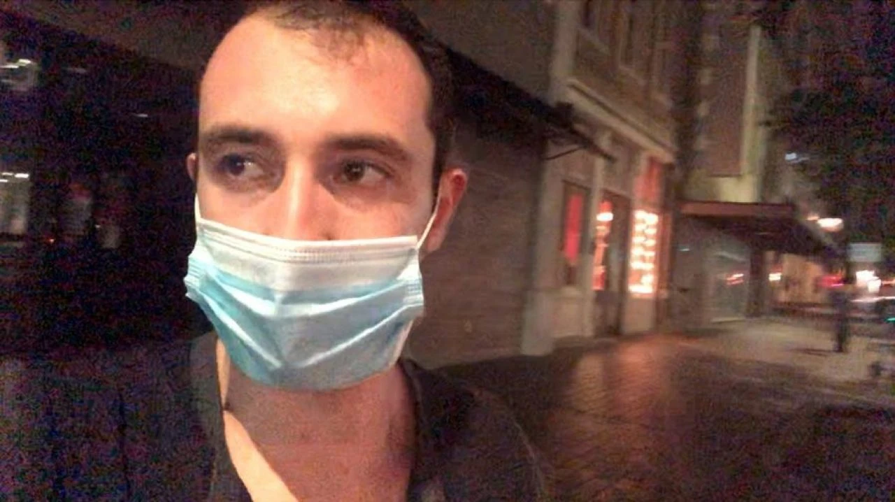 Evsiz gibi yaşayıp 1 yılda 1 milyon dolar biriktirecekti! Felaketin eşiğinden döndü