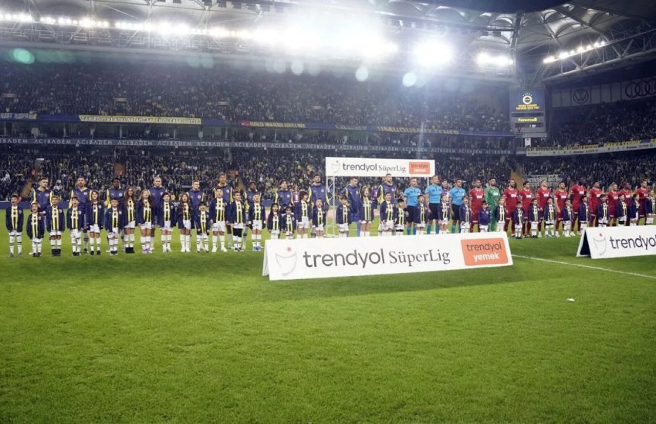 Fenerbahçe'de Beşiktaş derbisi öncesi büyük tehlike! - 1. Resim