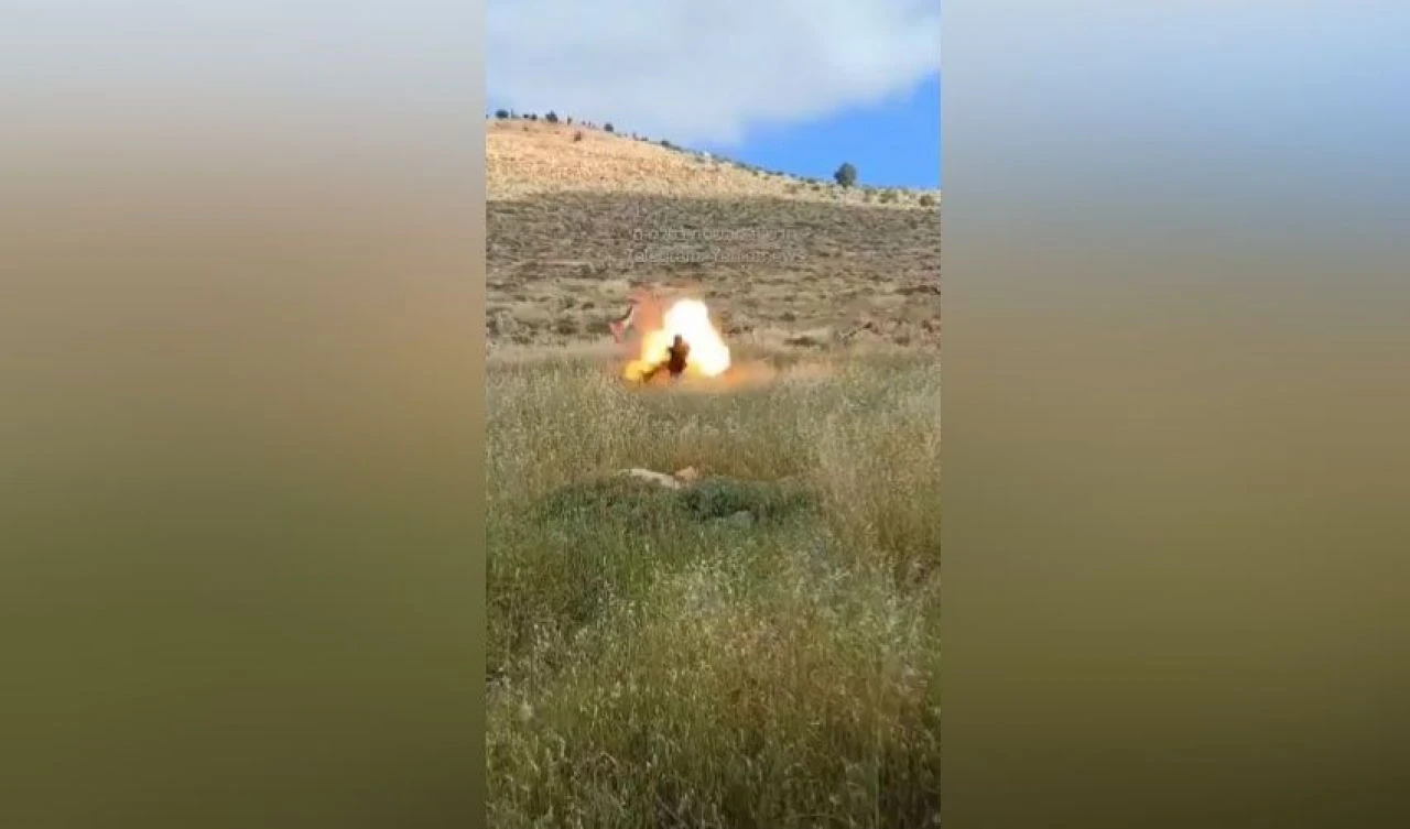 Filistin bayrağını ayağıyla yıkmak istedi tuzağa düştü! İsrailli yerleşimci havaya uçtu - 2. Resim