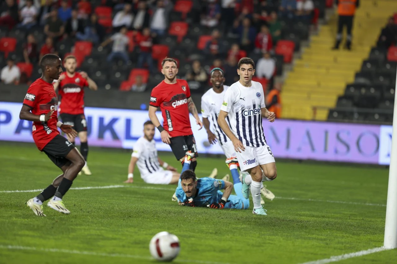 Gaziantep, Kasımpaşa karşısında maçı ilk yarıda bitirdi