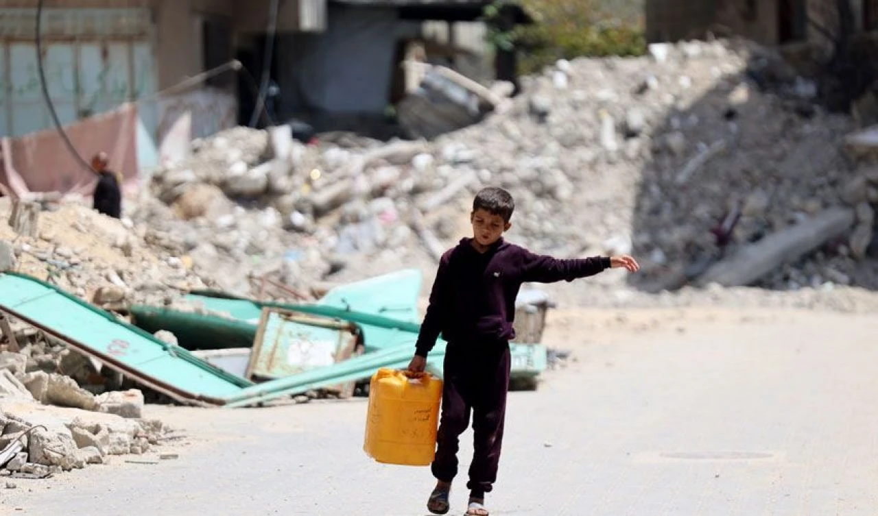 Havadan, karadan, denizden bomba yağmuru! Kanada'nın gönderdiği su tankını bile vurdular
