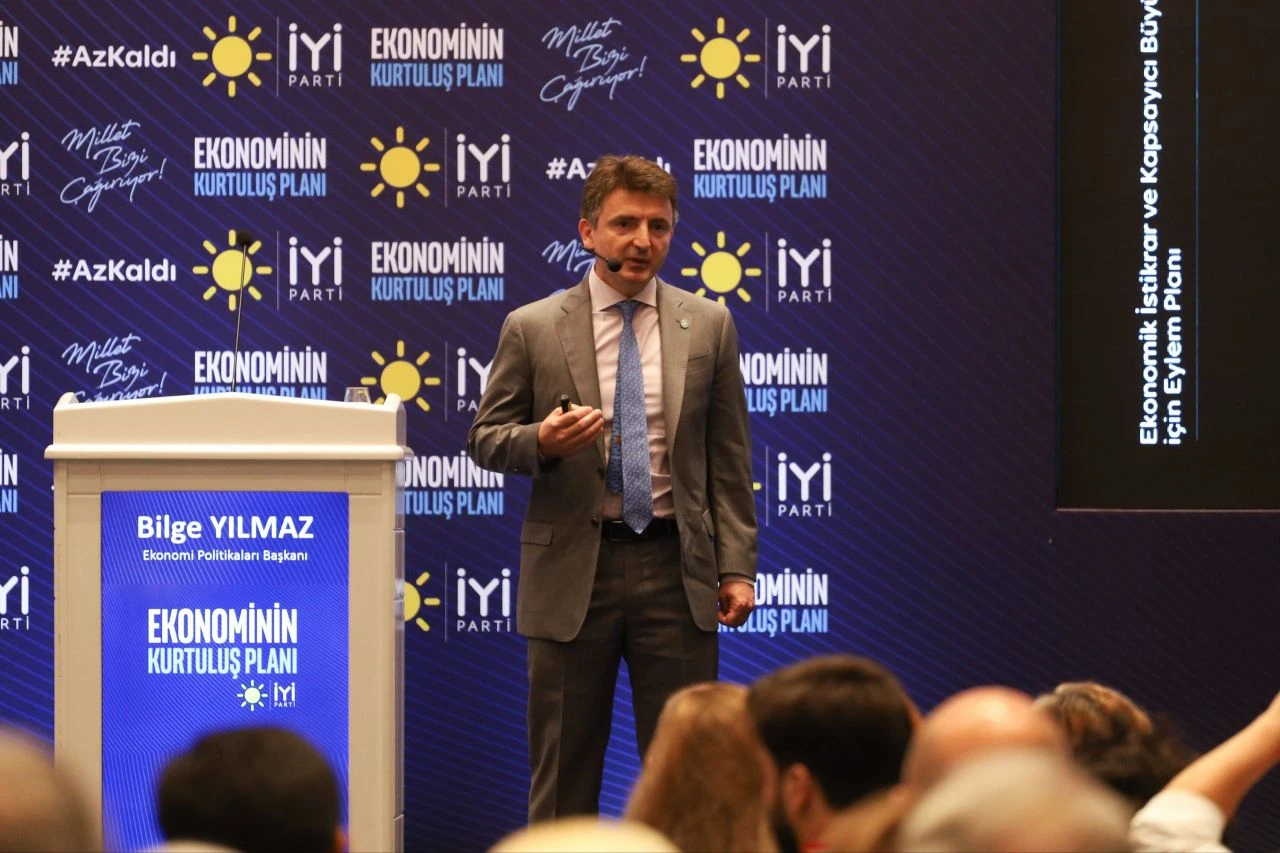 İYİ Parti'de bir deprem daha! Partisinden istifa etti - 1. Resim