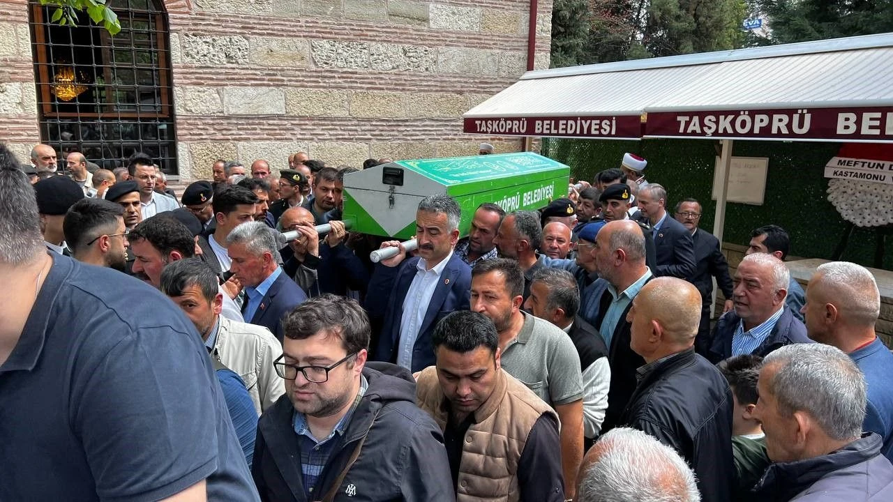 Şehadetinin yıl dönümünde oğluna kavuştu