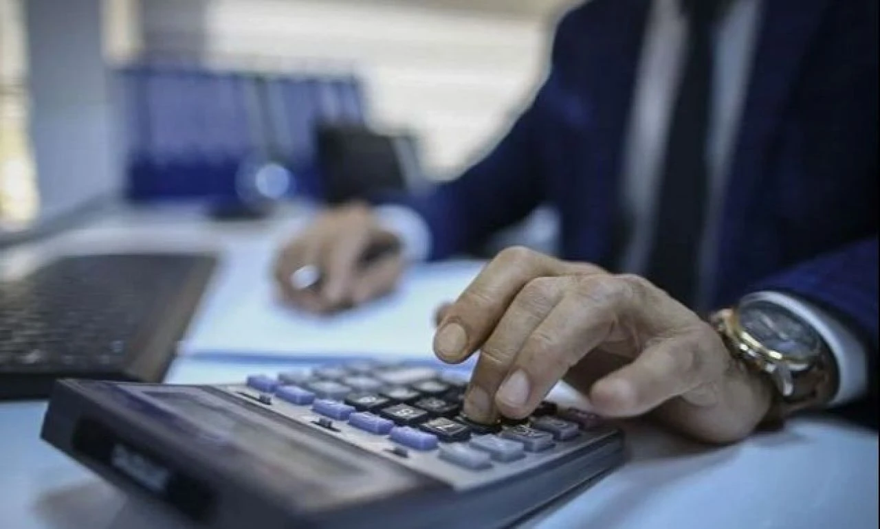 23 Nisan resmi tatilde çalışan işçinin fazla mesai ücreti yatmazsa istifa edebilir ve kıdem tazminatı alabilir