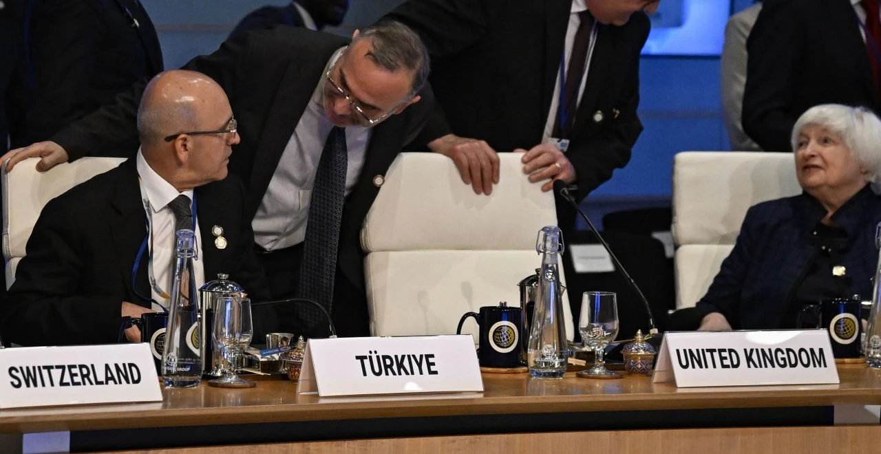 Hazine ve Maliye Bakanlığı’ndan kınama! ‘Locals’ kelimesi ile ilgili ithamlara açıklama geldi