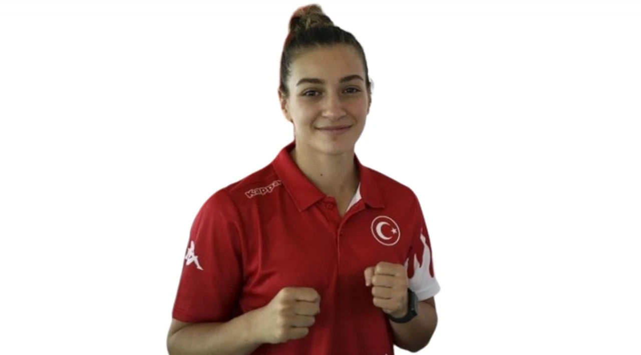 Kol kırılmasıyla başlayan boks şampiyonluğu! Buse Naz Çakıroğlu’nun hayatı ve kariyeri - 1. Resim
