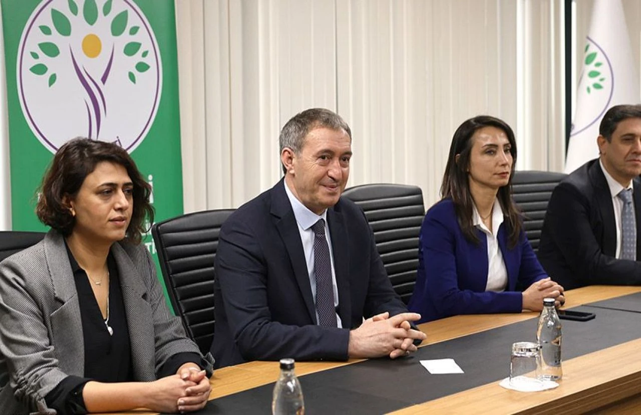 Bakan Tunç'tan 'DEM Parti kapatılsın' çağrısına dikkat çeken cevap