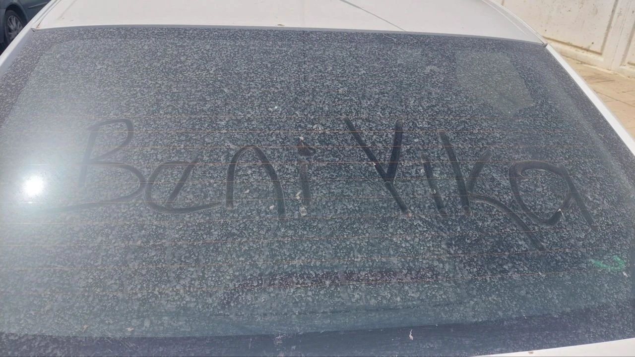 Gökten adeta çamur yağdı, vatandaşlar çeşmelere akın etti - 1. Resim