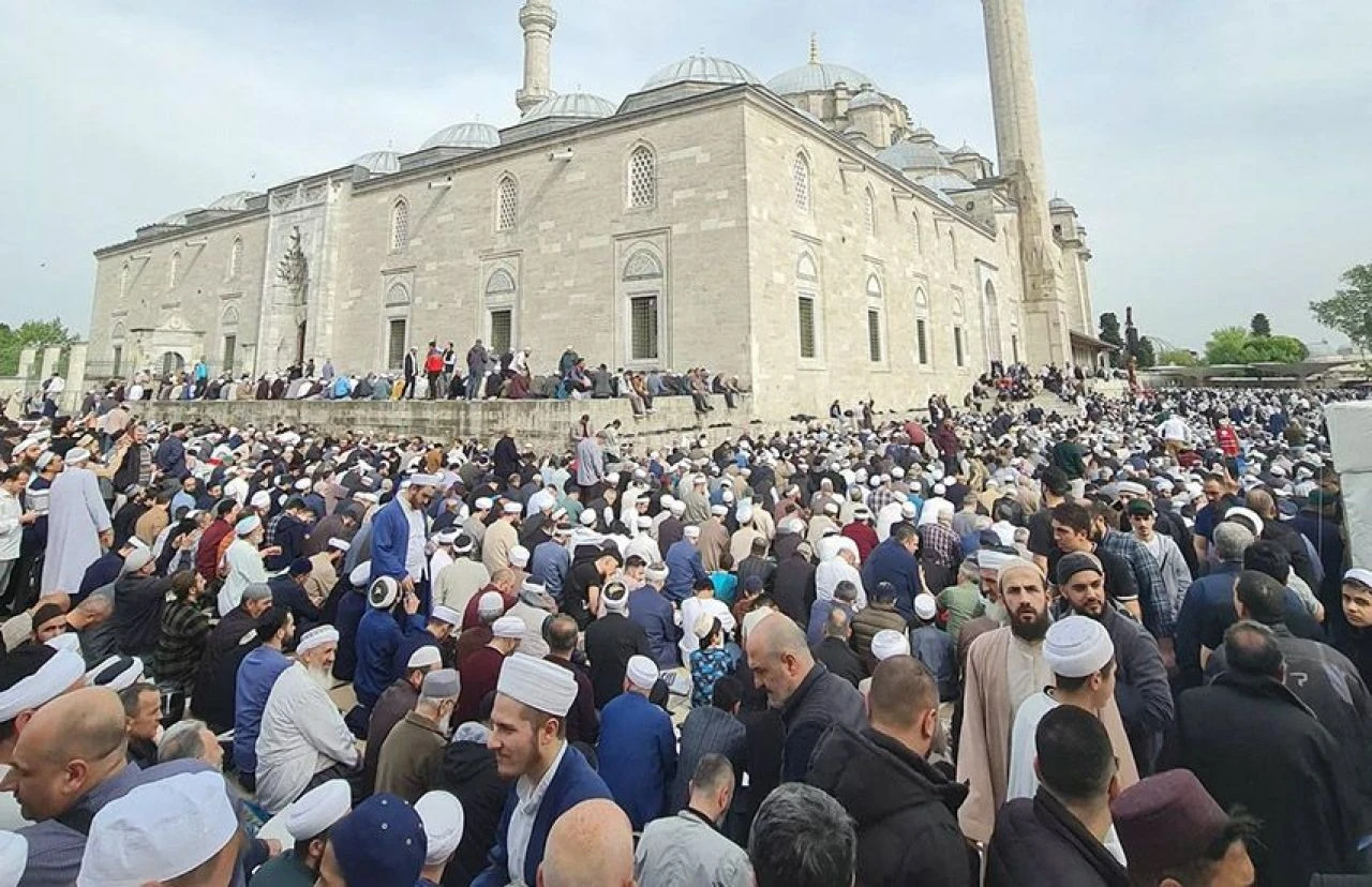 İsmailağa Cemaati lideri Hasan Kılıç'a son veda! Yeni lider belli oldu