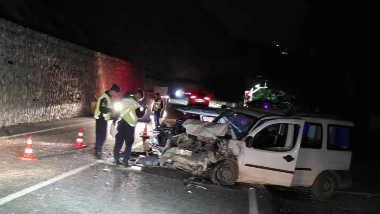 Şanlıurfa&#039;da feci kaza: İki araç çarpıştı: 1 ölü