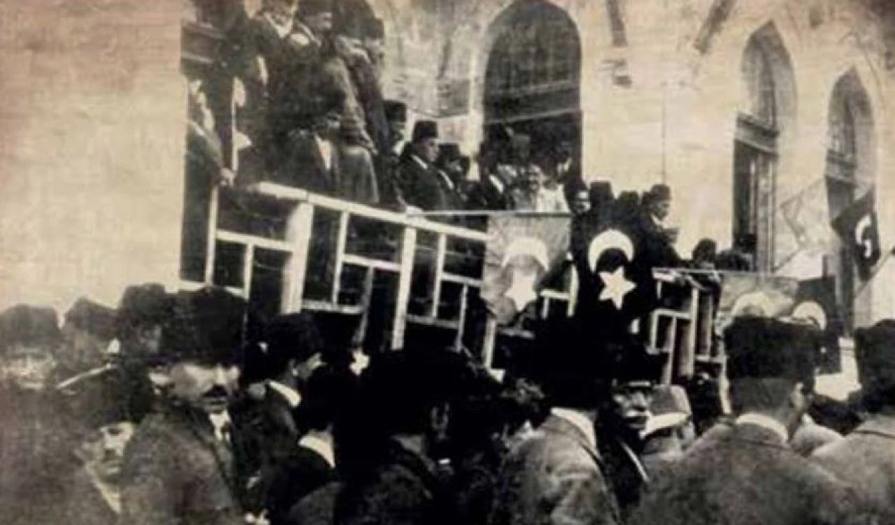 Milli iradenin simgesi TBMM 104 yaşında