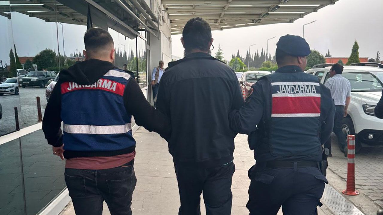 İzmir&#039;de DEAŞ&#039;a eş zamanlı operasyon: 11 gözaltı