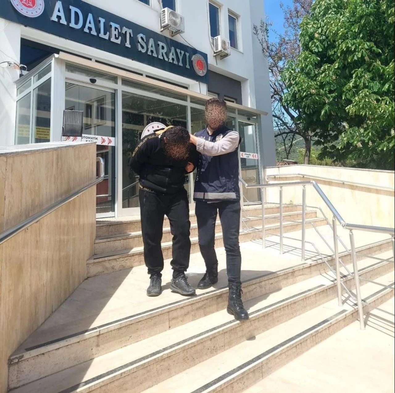 Kocaeli'de 20 göçmen yakalandı 4 kaçakçı tutuklandı