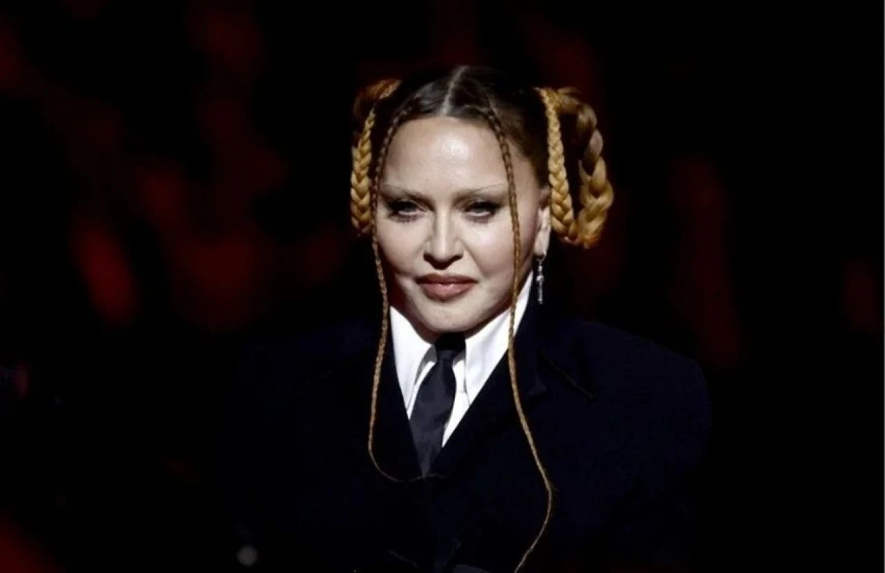 Madonna yine sahneye geç çıkınca mahkeme yolları göründü