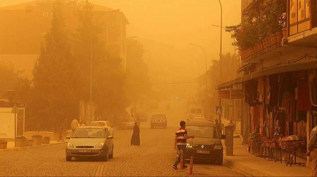Meteoroloji saat vererek uyardı! Gece saatlerinde toz aşınımına dikkat - 1. Resim