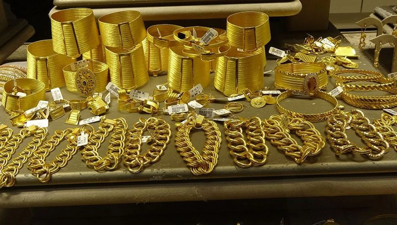 Merkez Bankası kararı sonrası gram altından ilk tepki! İşte 25 Nisan 2024 gram altın, çeyrek altın fiyatları