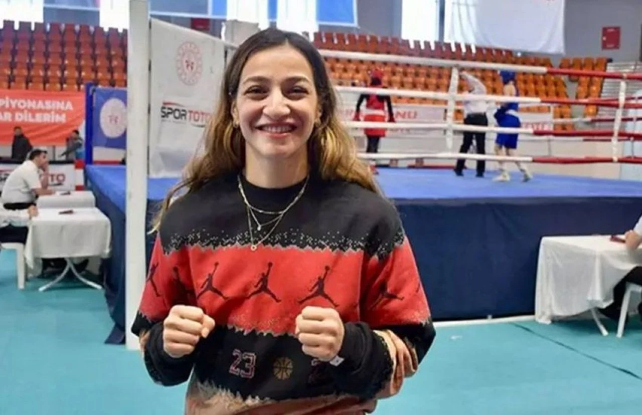 Buse Naz Çakıroğlu, Büyükler Avrupa Boks Şampiyonası'nda finale yükseldi - 1. Resim