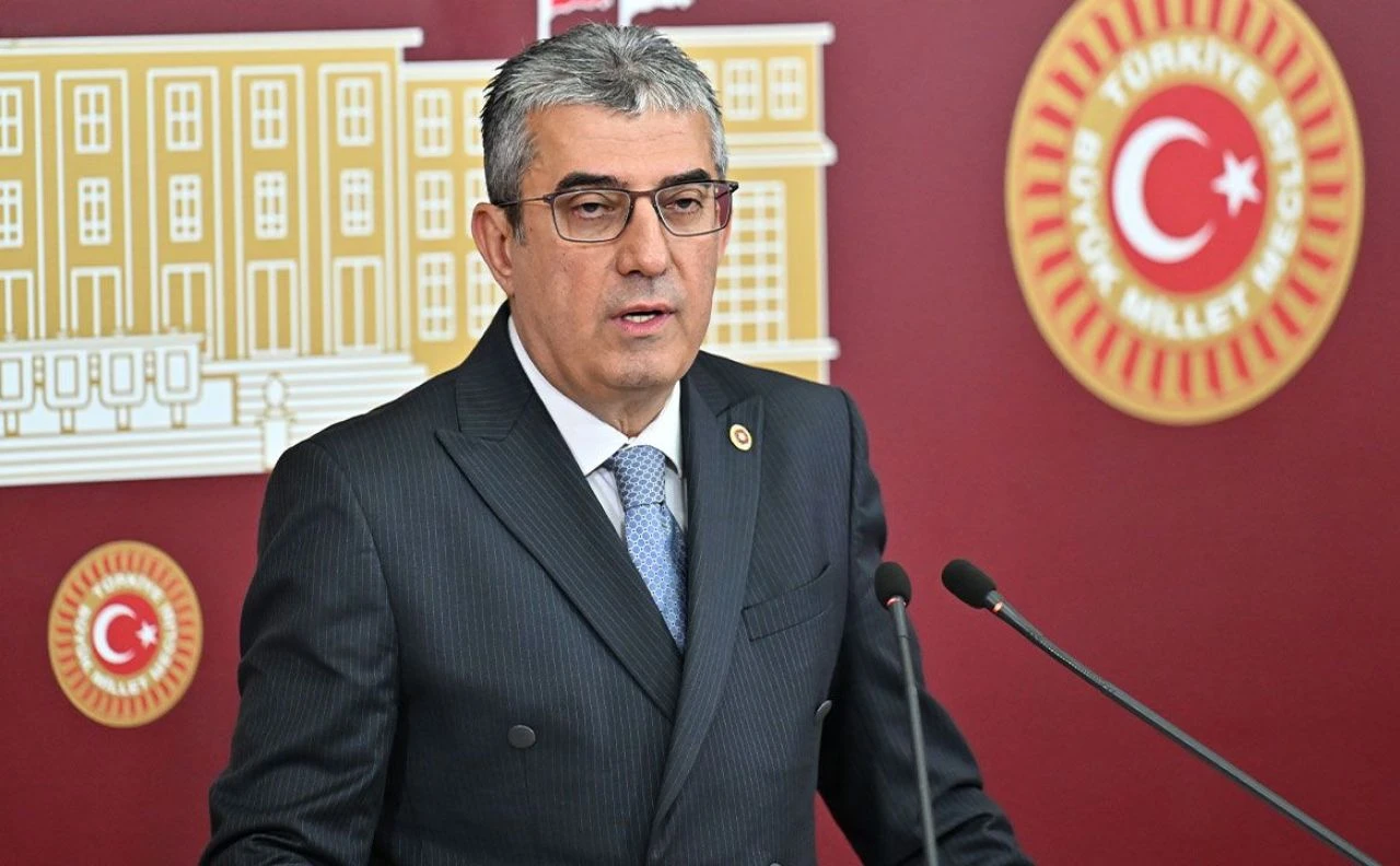 CHP'den Kılıçdaroğlu'na cevap: Siyaset sıkılı yumrukla değil akılla yapılır