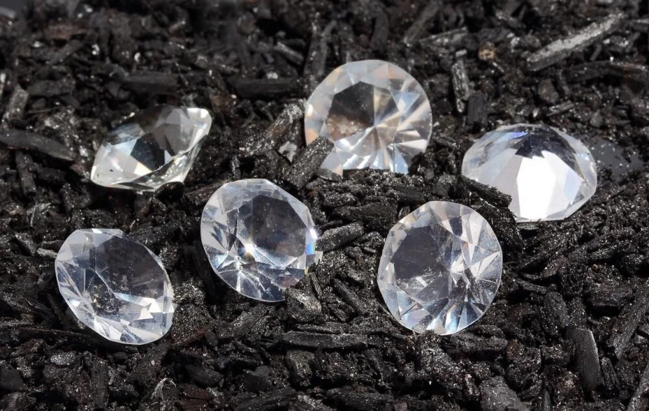 Dünya tarihinde eşi benzeri yok! 150 dakikada paha biçilmez elmas üretildi - 1. Resim