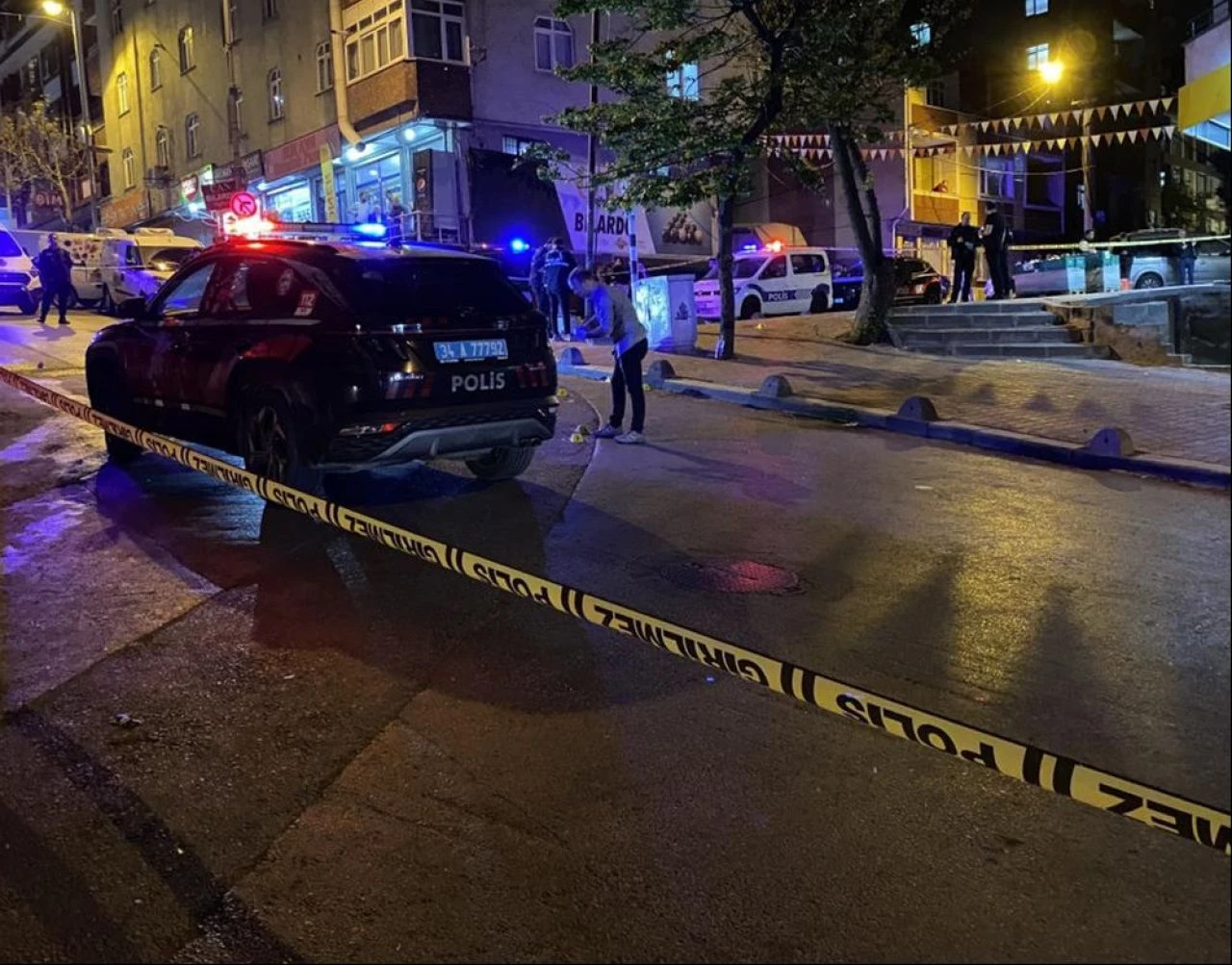 Küçükçekmece’de silahlı saldırı: 2 yaralı