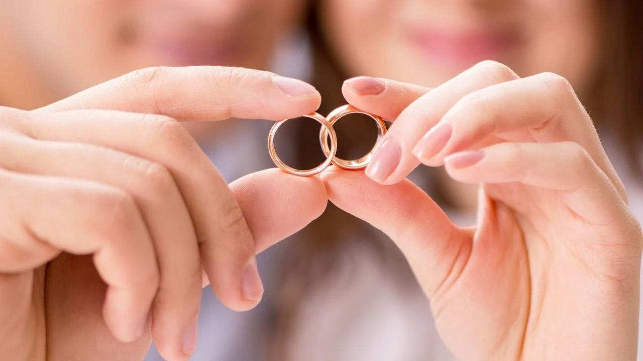 "Neden evlenmiyorsun?" sorusu alerjiye neden oluyor! Aile danışmanından evlilik korkusu açıklaması