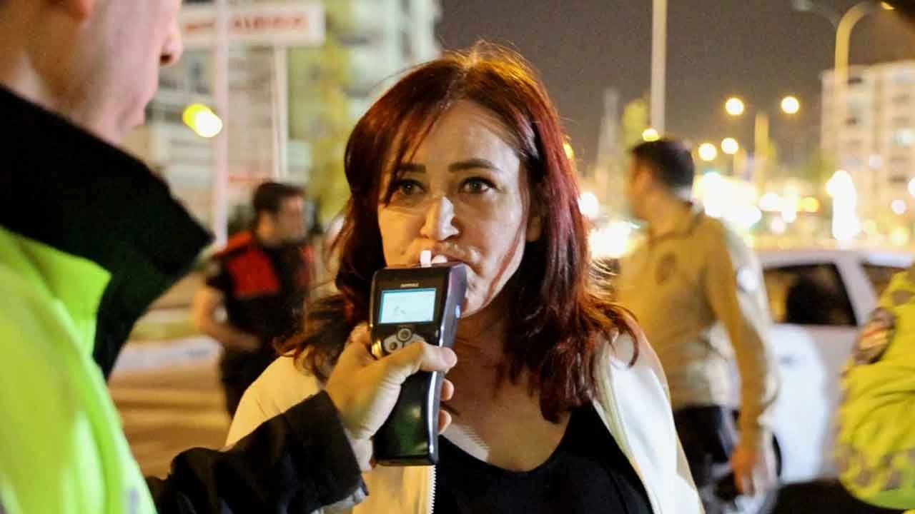 Polisin alkollü sürücü ile imtihanı: 44. seferde promili üflemeyi başardı