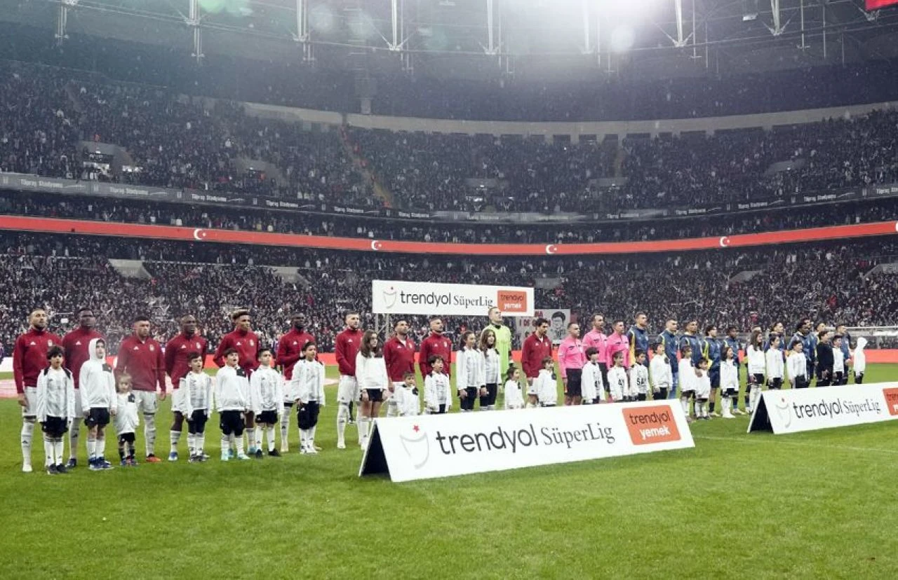 11 milyar 915 milyon TL’lik dev derbi! İki takım arasındaki fark dikkat çekti - 1. Resim