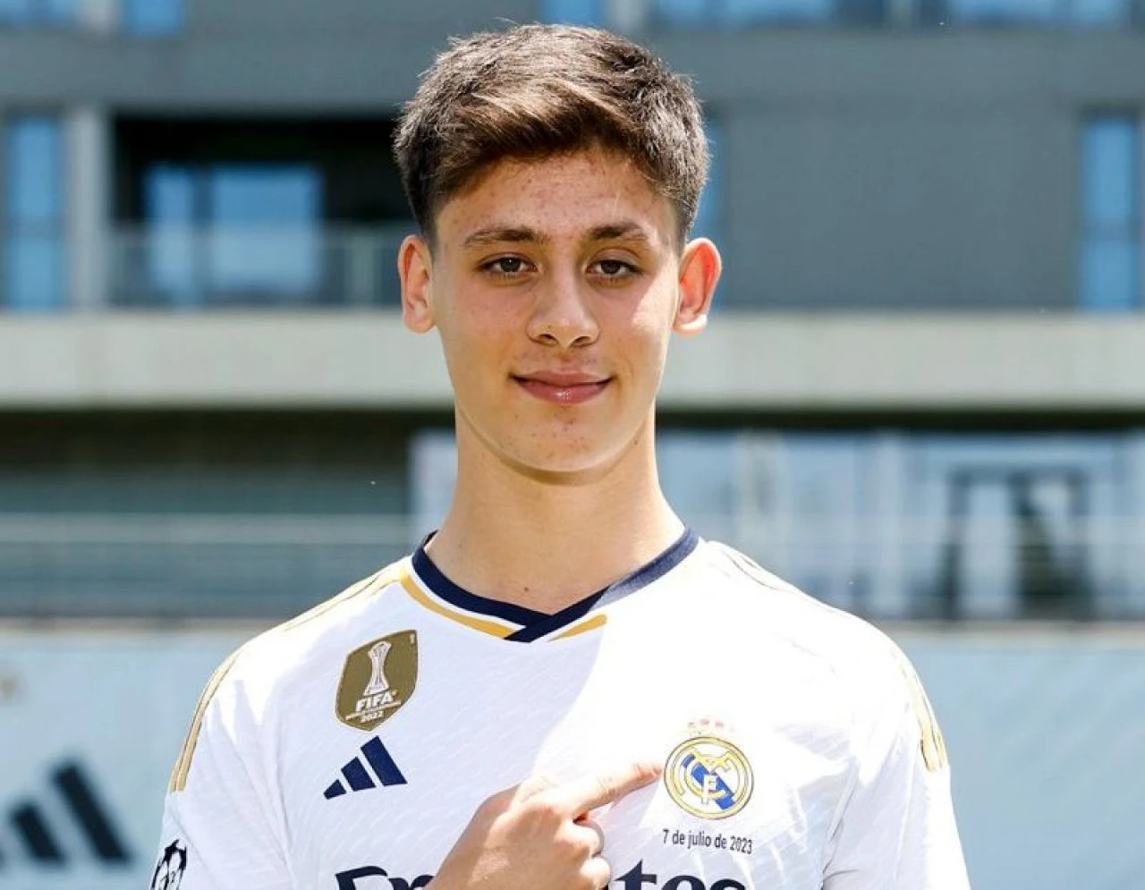 Arda Güler Real Madrid'in Sociedad maçında ilk 11'de yer alacak