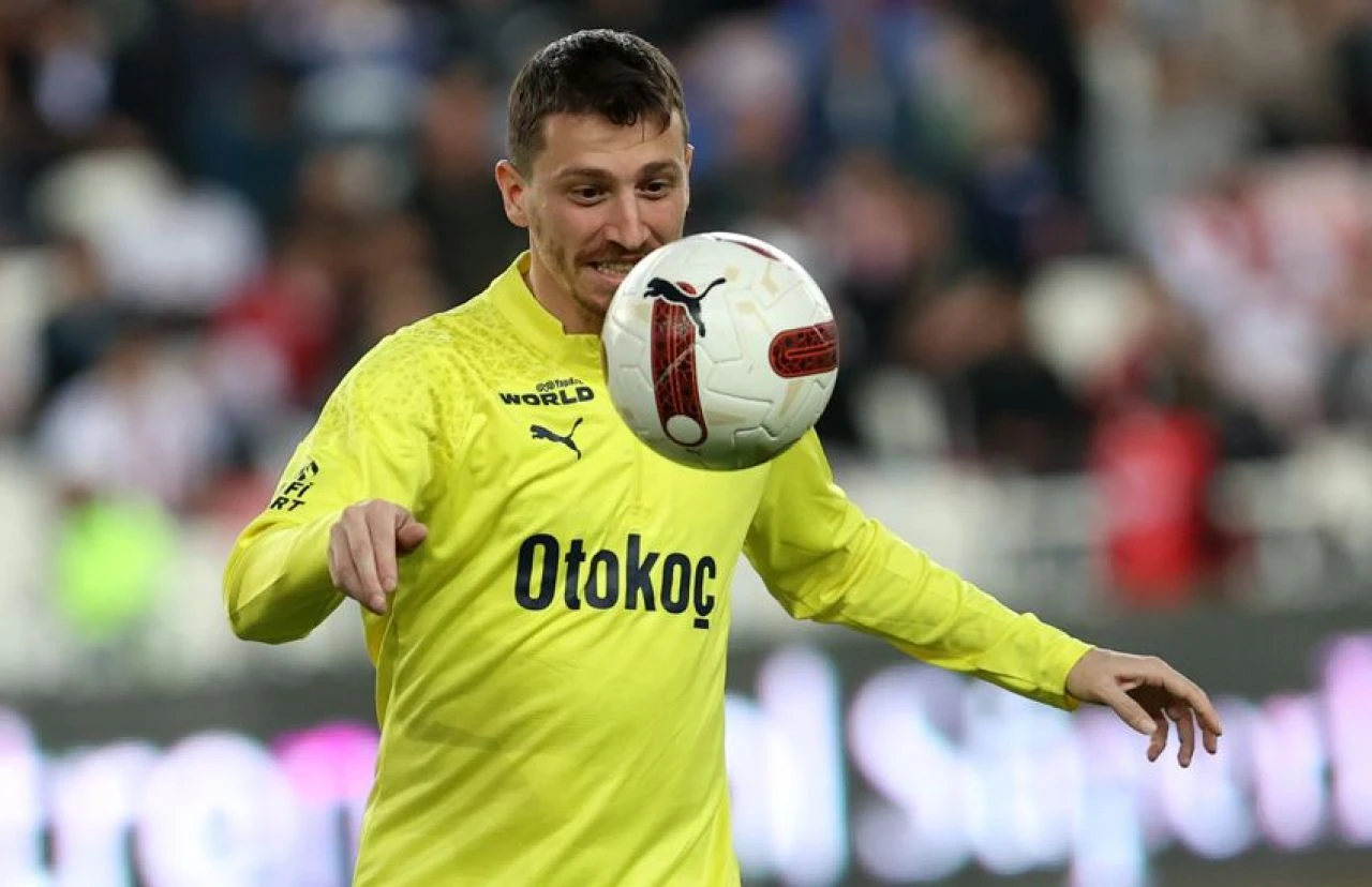 Beşiktaş derbisi öncesi İsmail Kartal'dan Mert Hakan Yandaş kararı - 1. Resim