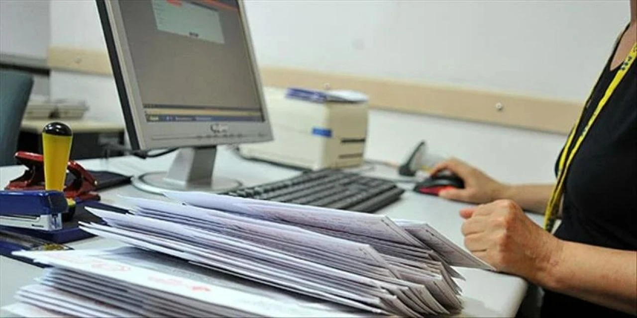 Kamuda zorunlu olmayan servisler kaldırılarak, personellere ulaşım kartı verilmesi planlanıyor - 1. Resim