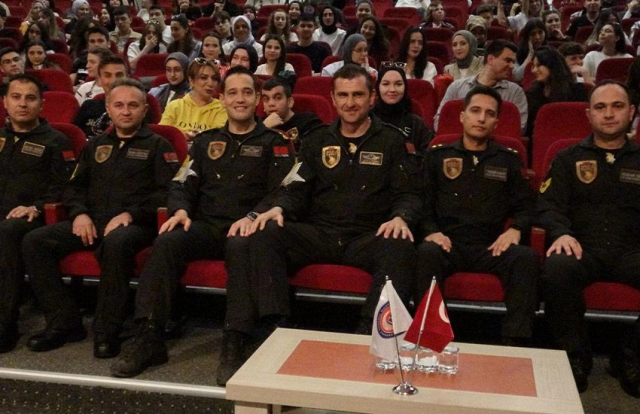 SOLOTÜRK'ten heyecanlandıran KAAN mesajı