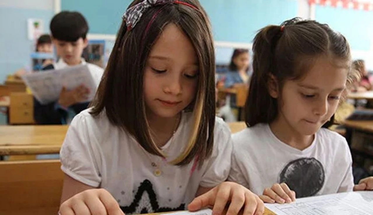 Yeni müfredat açıklandı! Çocuklar ilk  'anne' yazacak - 1. Resim