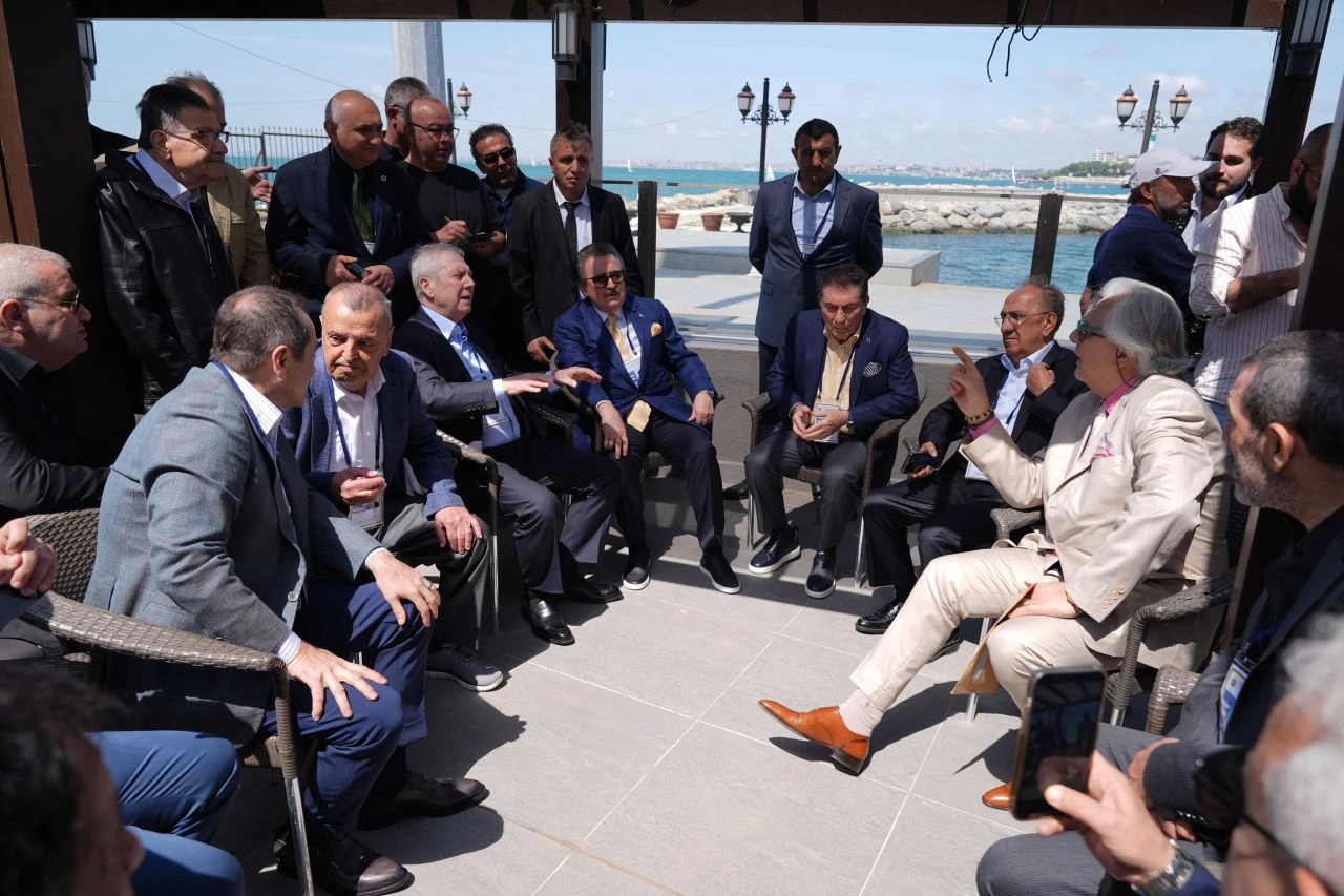 Aziz Yıldırım 6 yıl sonra ilk kez katıldı! Ali Koç Yüksek Divan Kurulu'nda oyunu kullandı