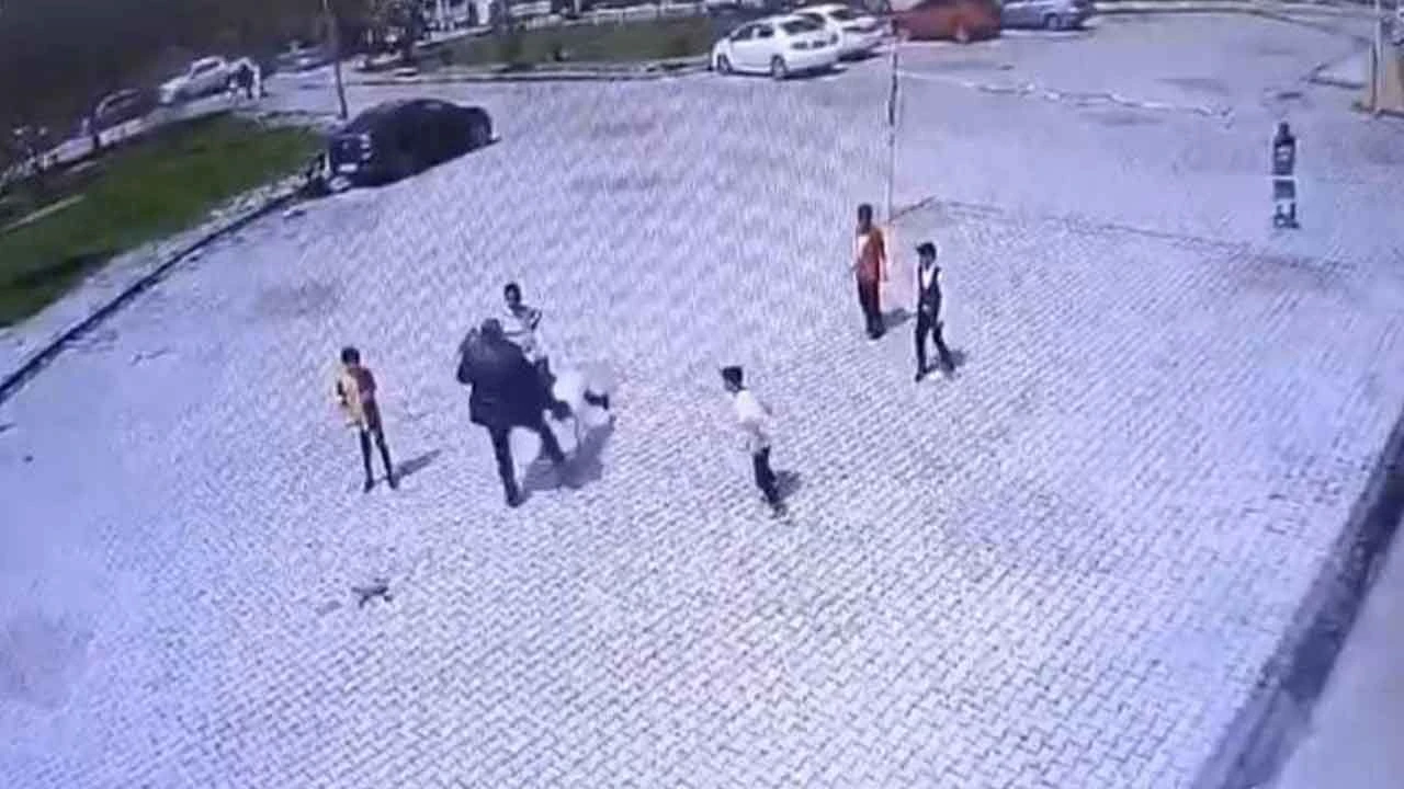 Dron operatörünün 23 Nisan'da tekme attığı çocuğa hediye ve duygusal mektup - 1. Resim