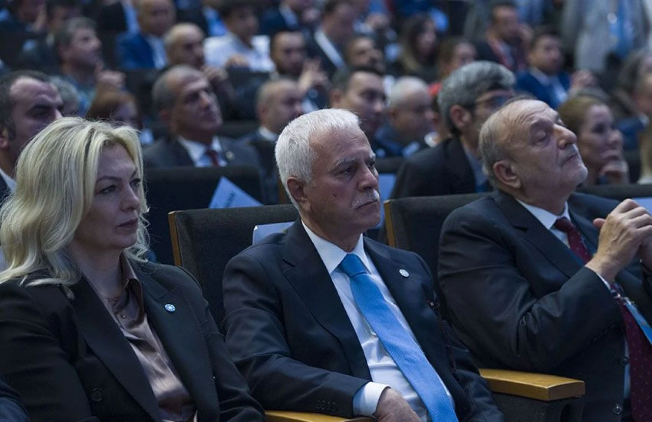 İYİ Parti'de başkan adayı kendisine oy vermeyip rakibine oy istedi! - 2. Resim