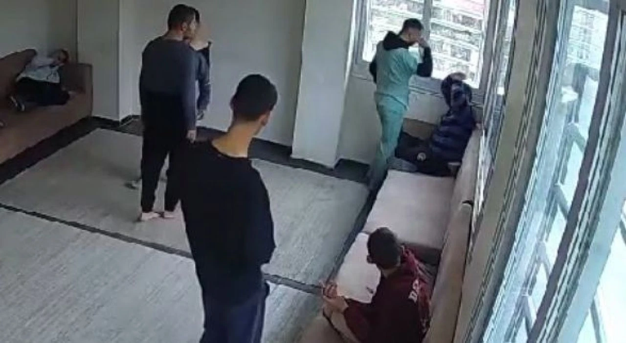 Otizmli genci öğretmeni geçen yıl da doğum gününde dövmüş! - 1. Resim