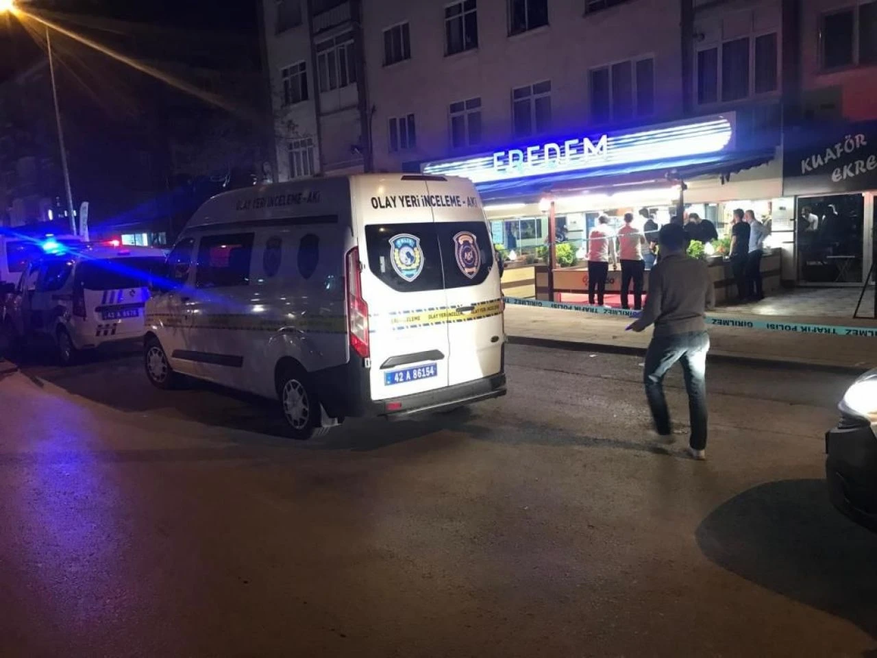 Pastanede oturan 2 kişiye silahlı saldırı: 1 ölü, 1 yaralı - 2. Resim