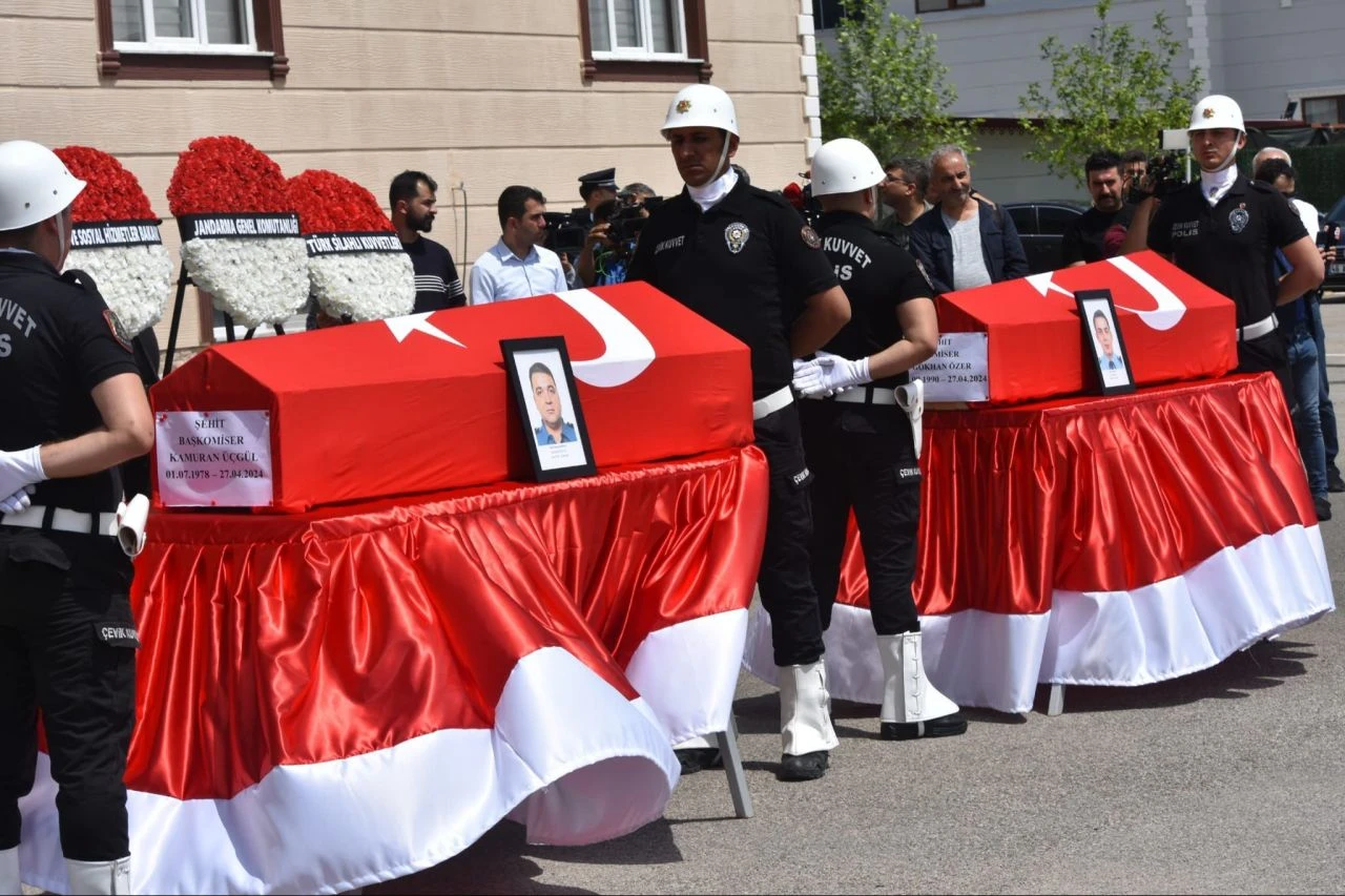 Adıyaman'da polisin şehit ettiği 2 komisere acı veda