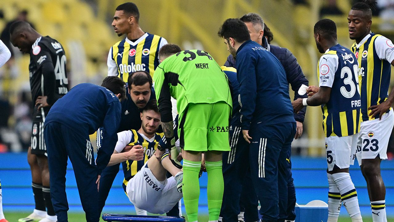 Fenerbahçe&#039;ye kötü haber: İsmail Yüksek&#039;in ayak bileği bağı koptu