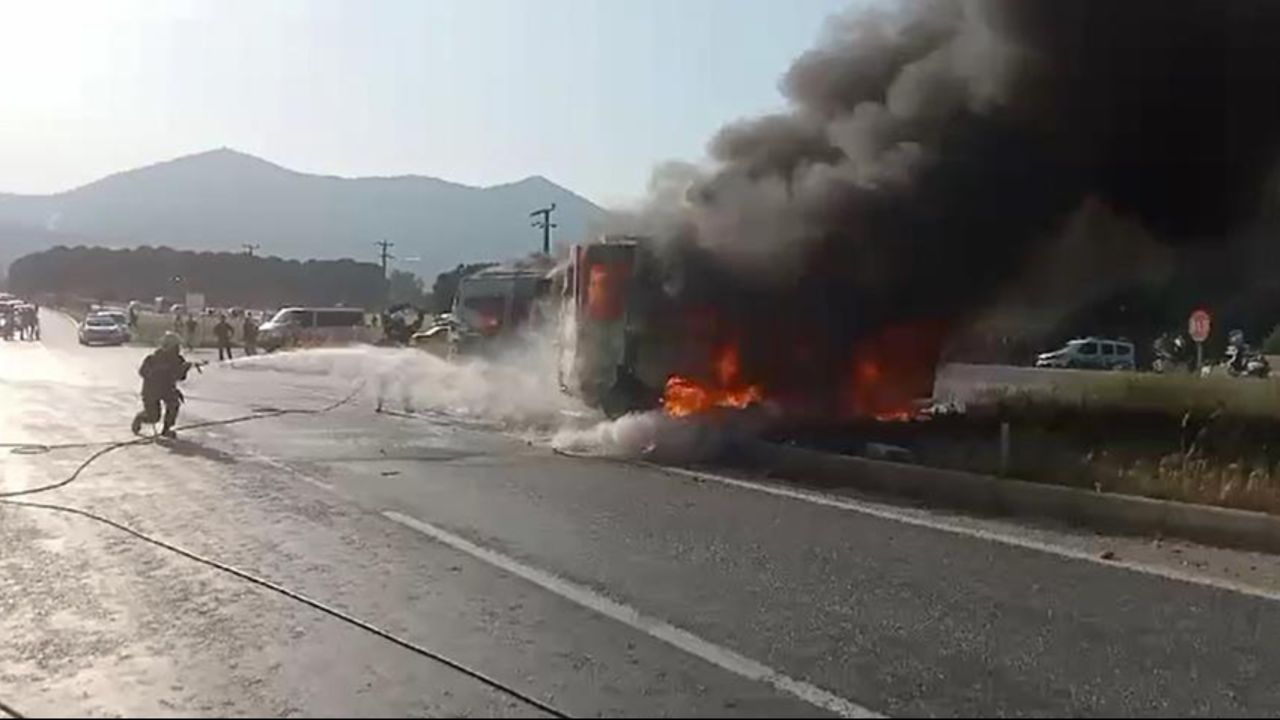 Muğla&#039;da korkunç kaza: 4&#039;ü ağır 14 kişi yaralandı