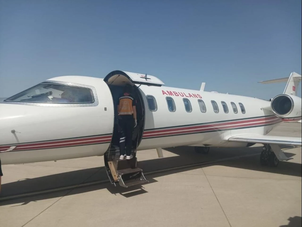 Şırnak'ta rahatsızlanan 20 günlük bebek ambulans uçakla Ankara'ya sevk edildi - 1. Resim