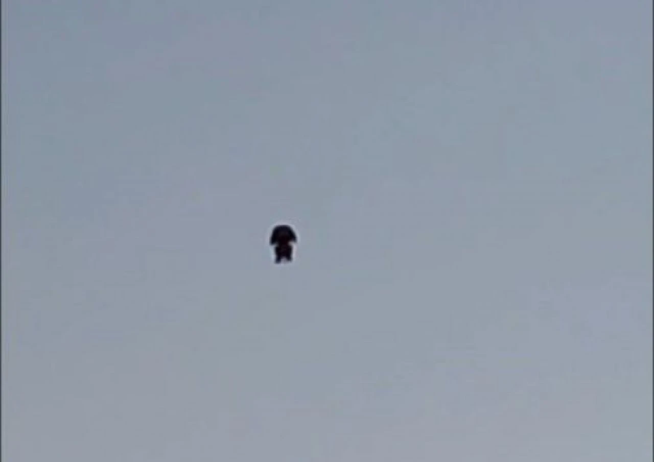 Türkiye semalarında peş peşe esrarengiz görüntüler! Gökyüzünde insanı andıran cisimler - 1. Resim